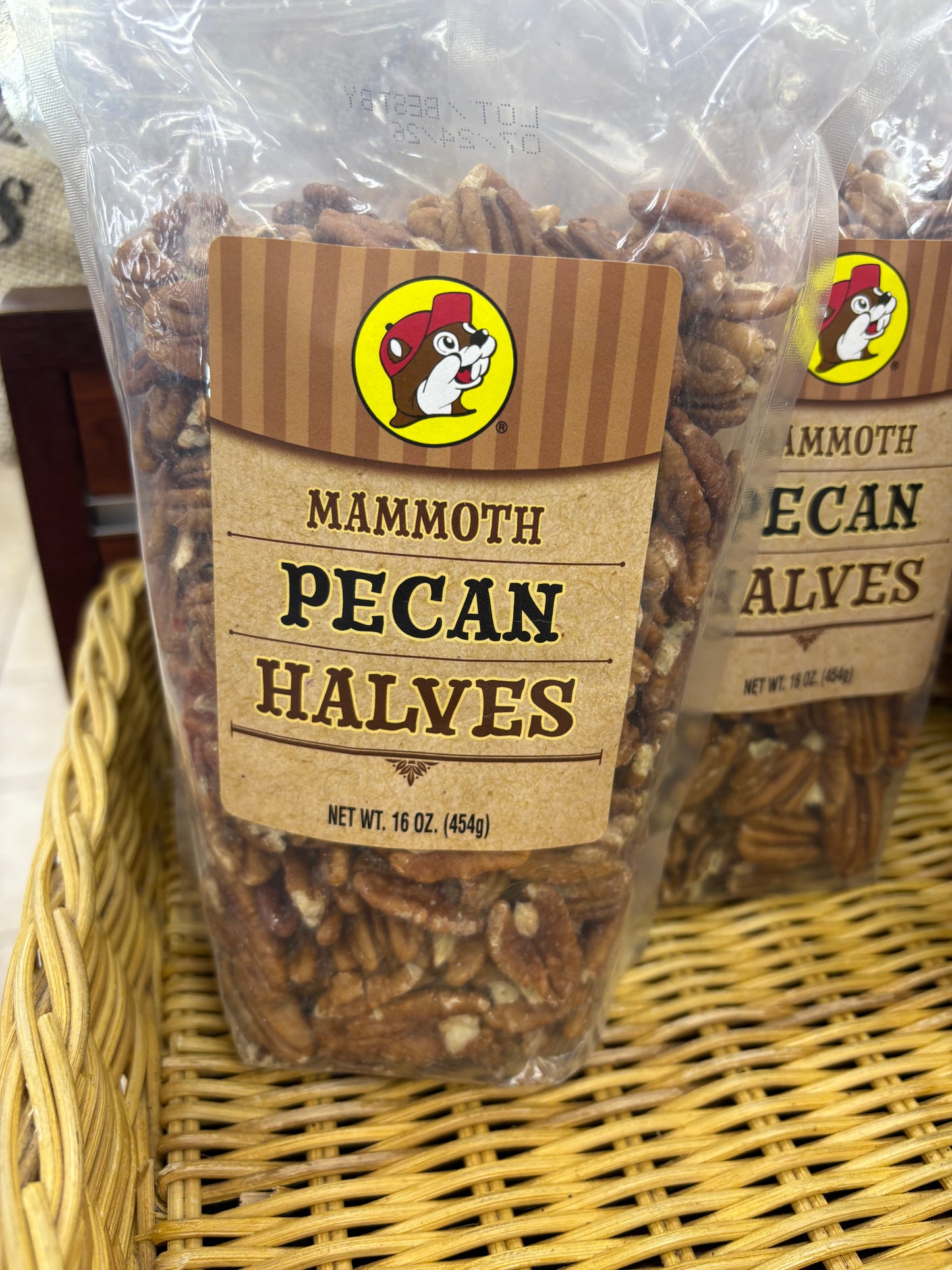Buc-ee’s 16oz Bag Mammoth Pecan Halves