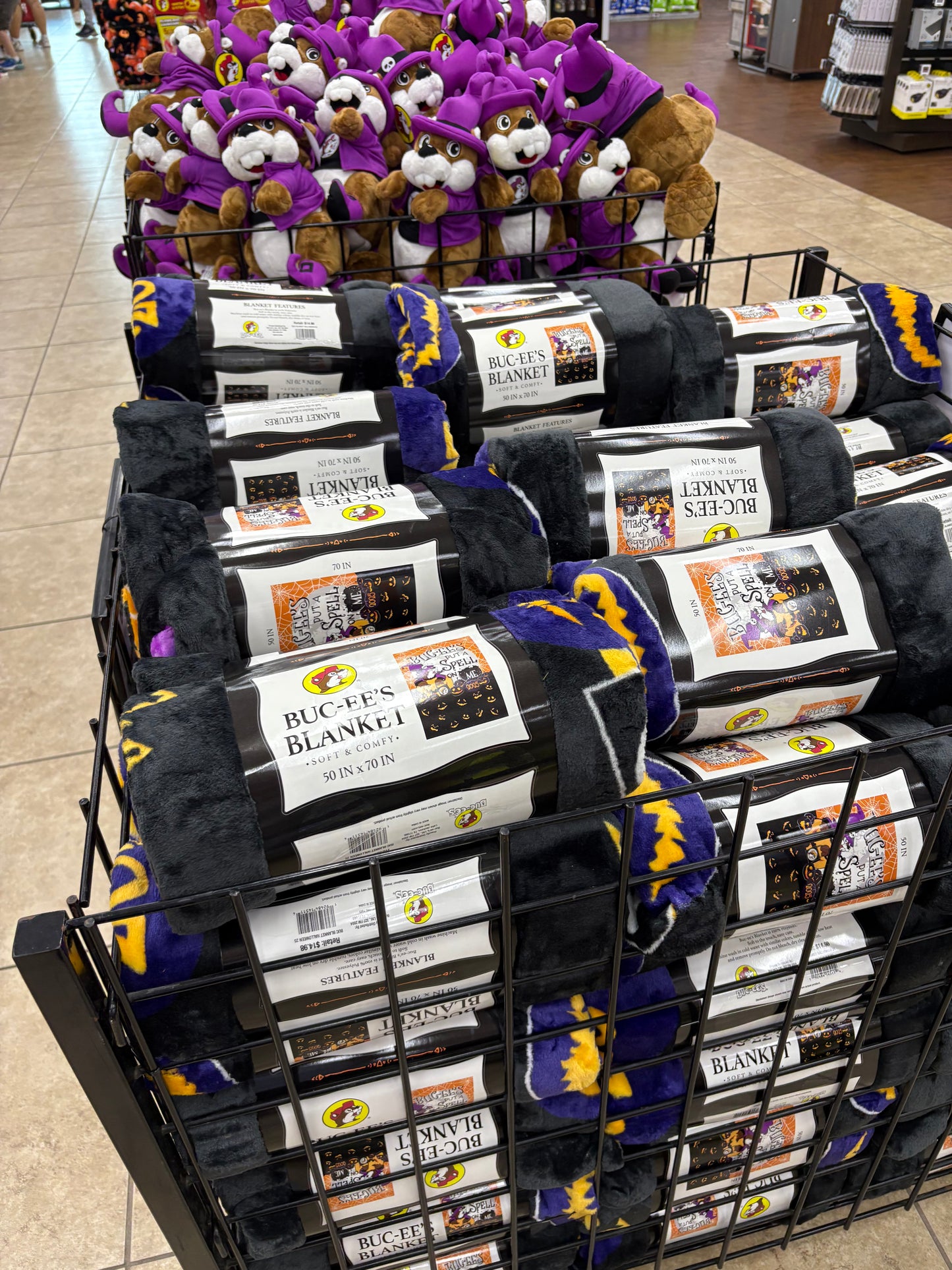 Buc-ee’s Halloween 50” x 70” Plush Blanket “Buc-ee’s Put A Spell On Me”