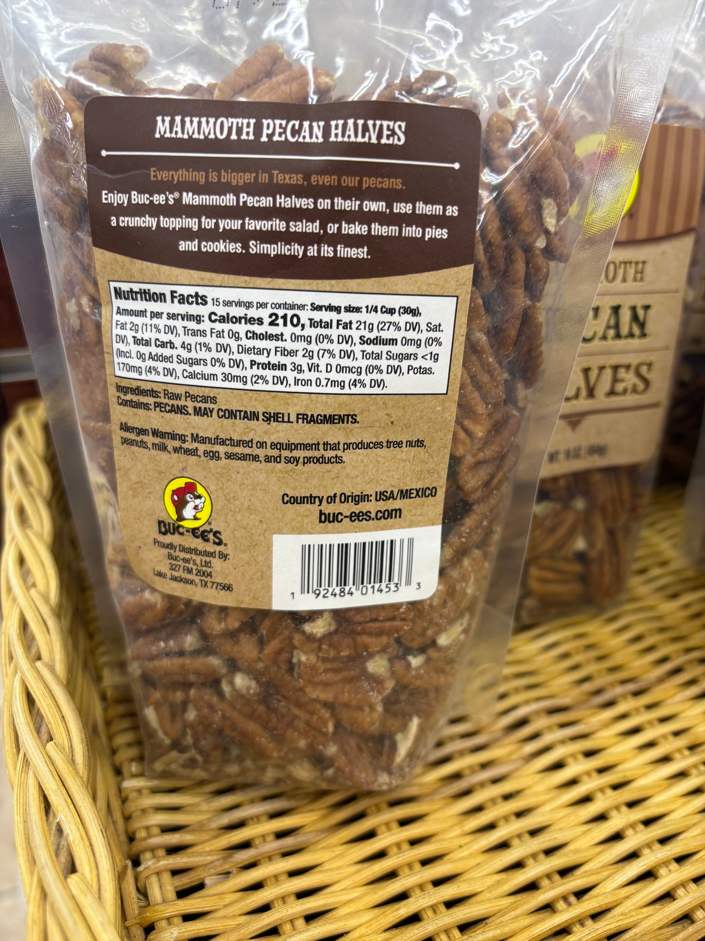 Buc-ee’s 16oz Bag Mammoth Pecan Halves