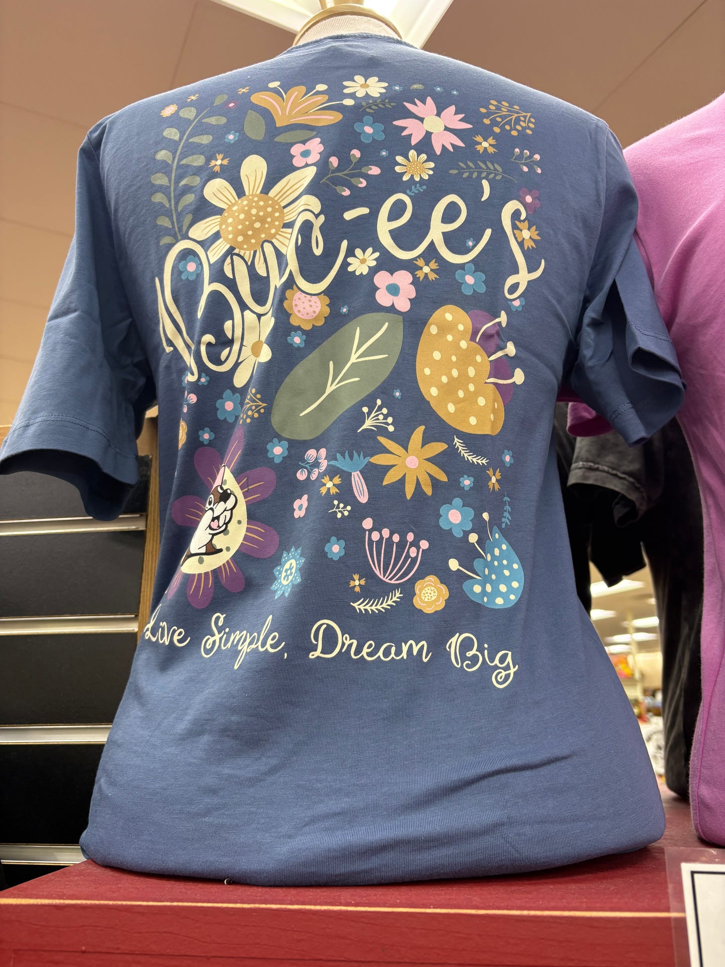 Buc-ee’s Adult Live Simple, Dream Big T-Shirt