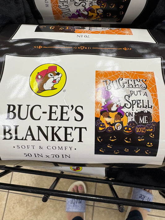 Buc-ee’s Halloween 50” x 70” Plush Blanket “Buc-ee’s Put A Spell On Me”