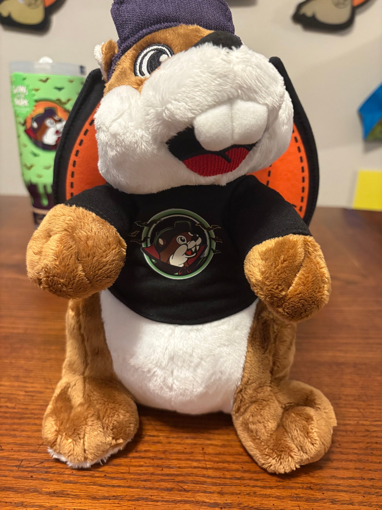 Buc-ee’s 2026 Plush Halloween Beaver with Batwings, T-shirt and Cap