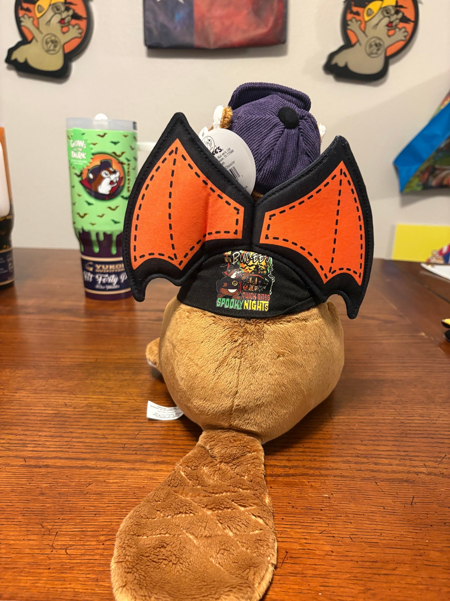 Buc-ee’s 2026 Plush Halloween Beaver with Batwings, T-shirt and Cap
