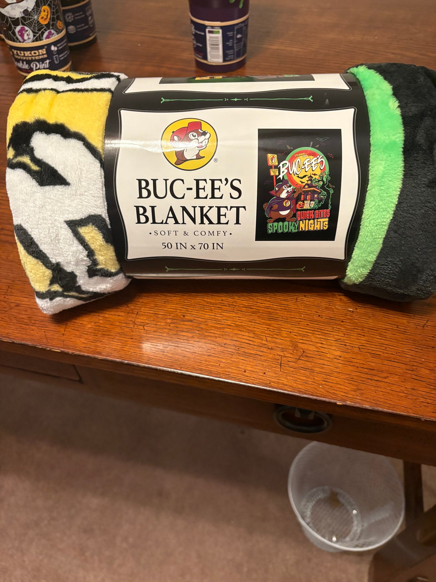 Buc-ee’s Limited Edition 2026 Eternal Since 1982 Plush Blanket